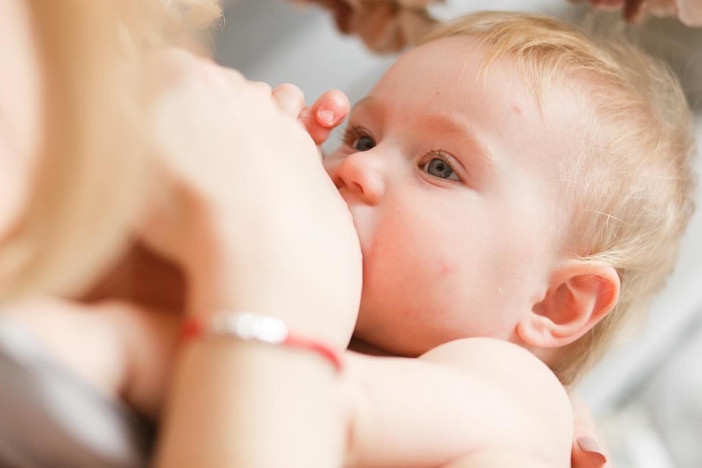 Az anyatejre is lehet allergiás a csecsemő?