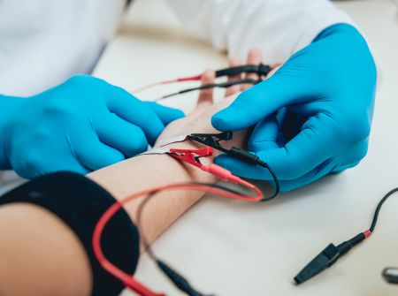 Milyen idegrendszeri tüneteknél javasolt EMG vizsgálat?