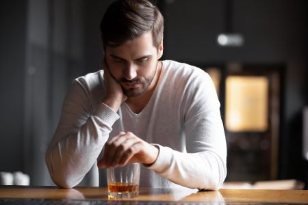 Az alkohol károsítja a szívet, ritmuszavarhoz is vezethet