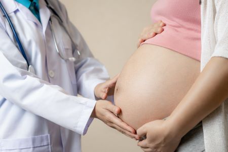 Asztma várandósan – szabad-e gyógyszert szedni?