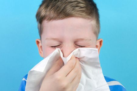 A gyerekek orrdugulásának okát fül-orr-gégész kezeli.