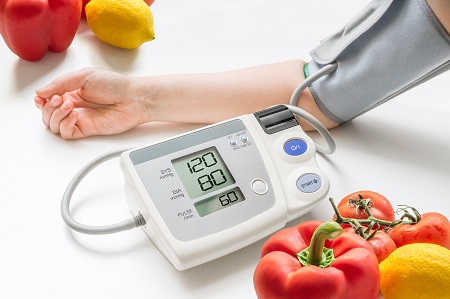 A magas vérnyomás csökkentése gyógyszerrel és életmóddal is lehetséges.