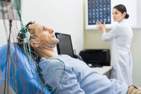 Az epilepszia felnőttkorban is indulhat, neurológus vizsgálja.