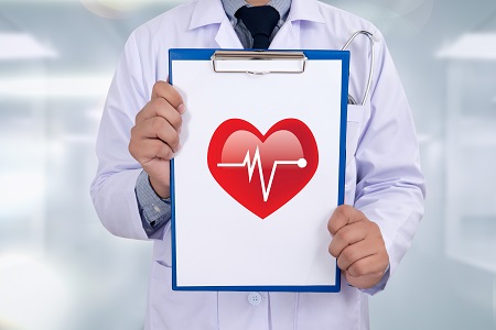 A magas pulzus, erős szívdobogás érzés okát kardiológus vizsgálja.